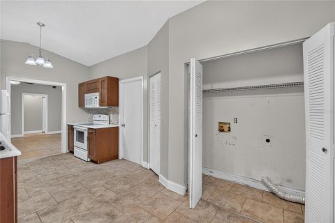 Villa ou maison à louer à Brandon, Floride: 3 chambres, 131.27 m2 № 2413590 - photo 21
