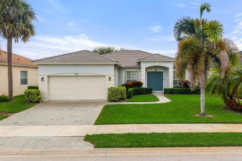 Villa ou maison à vendre à Port St. Lucie, Floride: 3 chambres, 181.44 m2 № 2343490 - photo 3