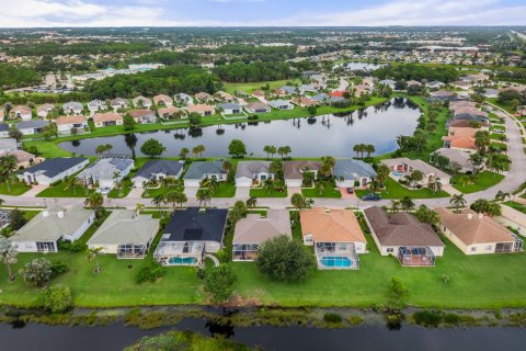 Villa ou maison à vendre à Port St. Lucie, Floride: 3 chambres, 181.44 m2 № 2343490 - photo 9