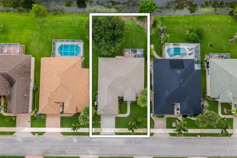 Villa ou maison à vendre à Port St. Lucie, Floride: 3 chambres, 181.44 m2 № 2343490 - photo 11