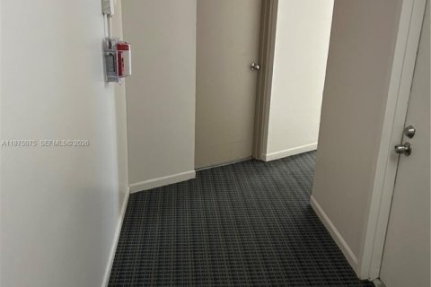 Condo in Lauderhill, Florida, 2 bedrooms  № 2040929 - photo 28