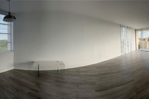 Condo in Lauderhill, Florida, 2 bedrooms  № 2040929 - photo 18