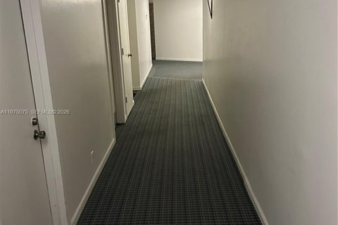 Condo in Lauderhill, Florida, 2 bedrooms  № 2040929 - photo 29