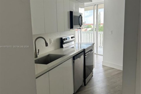 Condo in Lauderhill, Florida, 2 bedrooms  № 2040929