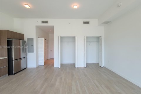 Condominio en venta en Miami, Florida, 52.58 m2 № 1445730 - foto 7