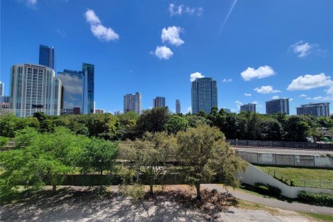 Condominio en venta en Miami, Florida, 52.58 m2 № 1445730 - foto 13