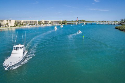 Adosado en alquiler en Juno Beach, Florida, 3 dormitorios, 201.6 m2 № 950119 - foto 1