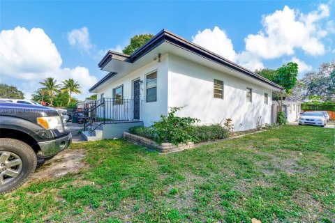 Купить коммерческую недвижимость в Холливуд, Флорида 191.66м2, № 1976249 - фото 4