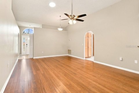 House in Sanford, Florida 3 bedrooms, 174.28 sq.m. № 2396440 - photo 5