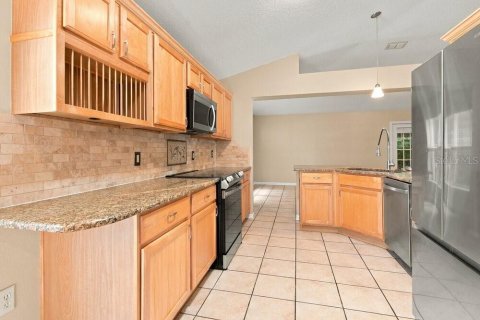 House in Sanford, Florida 3 bedrooms, 174.28 sq.m. № 2396440 - photo 10