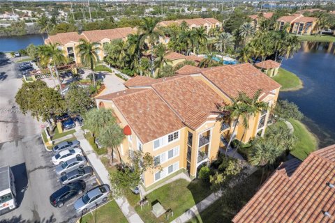 Copropriété à vendre à Miramar, Floride: 3 chambres, 105.17 m2 № 2007416 - photo 2