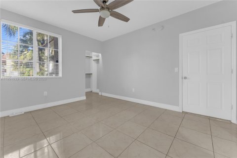 Copropriété à vendre à Miramar, Floride: 3 chambres, 105.17 m2 № 2007416 - photo 17
