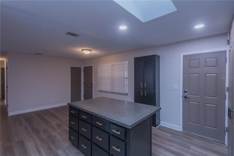 House in Daytona Beach, Florida 4 bedrooms, 111.48 sq.m. № 2285405 - photo 5