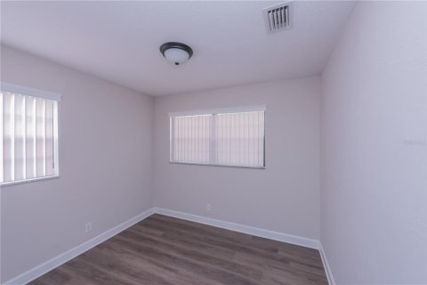 House in Daytona Beach, Florida 4 bedrooms, 111.48 sq.m. № 2285405 - photo 15