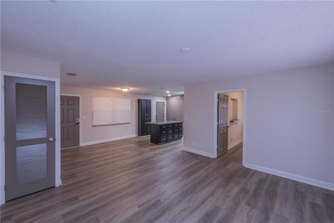 House in Daytona Beach, Florida 4 bedrooms, 111.48 sq.m. № 2285405 - photo 8