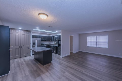 House in Daytona Beach, Florida 4 bedrooms, 111.48 sq.m. № 2285405 - photo 7