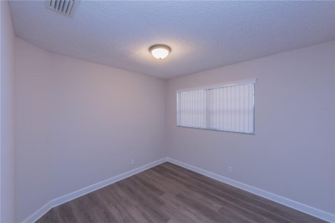 House in Daytona Beach, Florida 4 bedrooms, 111.48 sq.m. № 2285405 - photo 13