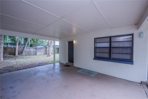 House in Daytona Beach, Florida 4 bedrooms, 111.48 sq.m. № 2285405 - photo 4