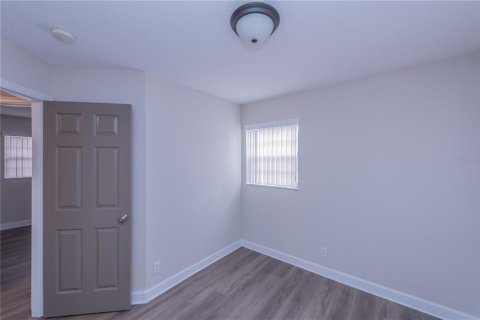 House in Daytona Beach, Florida 4 bedrooms, 111.48 sq.m. № 2285405 - photo 17