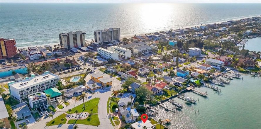 Land in Madeira Beach, Florida № 1717183