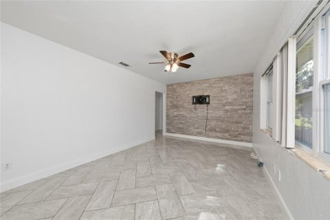 Villa ou maison à vendre à Winter Haven, Floride: 3 chambres, 94.76 m2 № 2418536 - photo 14