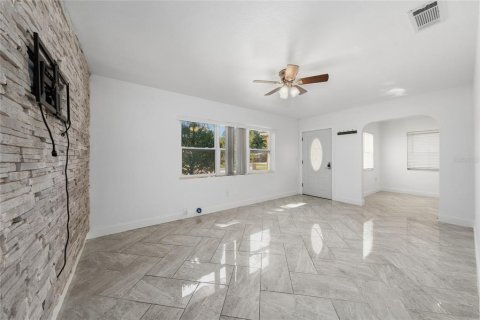 Villa ou maison à vendre à Winter Haven, Floride: 3 chambres, 94.76 m2 № 2418536 - photo 15