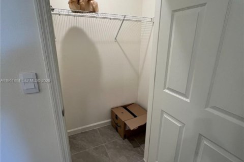 Снять в аренду виллу или дом в Грант-Валкариа, Флорида 4 спальни, № 2023323 - фото 16