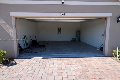 Снять в аренду виллу или дом в Грант-Валкариа, Флорида 4 спальни, № 2023323 - фото 3