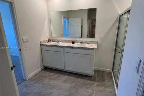 Снять в аренду виллу или дом в Грант-Валкариа, Флорида 4 спальни, № 2023323 - фото 14