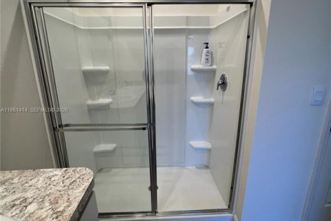 Снять в аренду виллу или дом в Грант-Валкариа, Флорида 4 спальни, № 2023323 - фото 15