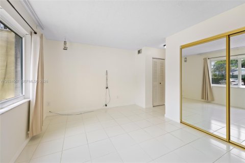 Copropriété à louer à Miami, Floride: 2 chambres, 74.69 m2 № 2085449 - photo 14