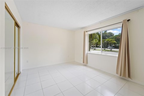 Copropriété à louer à Miami, Floride: 2 chambres, 74.69 m2 № 2085449 - photo 10