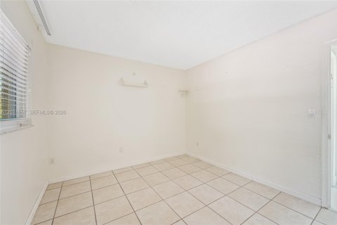 Copropriété à louer à Miami, Floride: 2 chambres, 74.69 m2 № 2085449 - photo 17