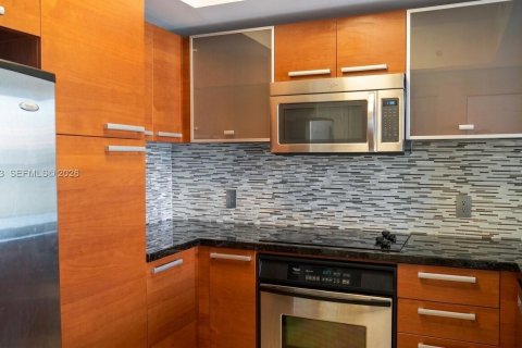 Condominio en venta en Coral Gables, Florida, 1 dormitorio, 82.31 m2 № 2063010 - foto 3