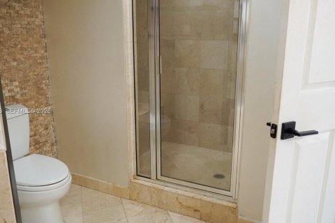 Condominio en venta en Coral Gables, Florida, 1 dormitorio, 82.31 m2 № 2063010 - foto 10