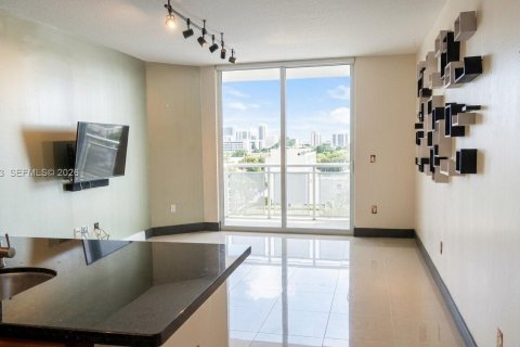 Condominio en venta en Coral Gables, Florida, 1 dormitorio, 82.31 m2 № 2063010 - foto 5