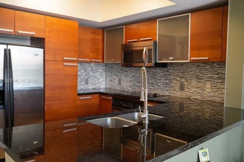 Condominio en venta en Coral Gables, Florida, 1 dormitorio, 82.31 m2 № 2063010 - foto 2