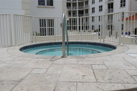 Condominio en venta en Coral Gables, Florida, 1 dormitorio, 82.31 m2 № 2063010 - foto 12