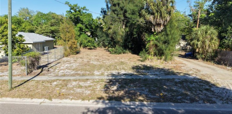 Terreno en Saint Petersburg, Florida № 2098657