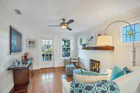 Villa ou maison à louer à Sarasota, Floride: 3 chambres, 142.23 m2 № 829069 - photo 2