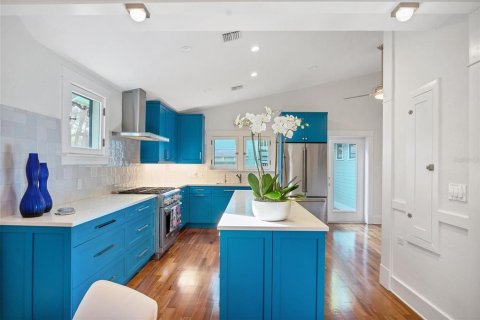 Villa ou maison à louer à Sarasota, Floride: 3 chambres, 142.23 m2 № 829069 - photo 7