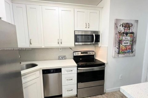 Купить кондоминиум в Майами-Бич, Флорида 1 спальня, 69.03м2, № 2003226 - фото 6