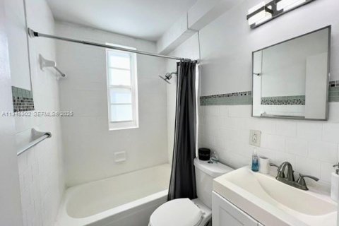 Купить кондоминиум в Майами-Бич, Флорида 1 спальня, 69.03м2, № 2003226 - фото 10