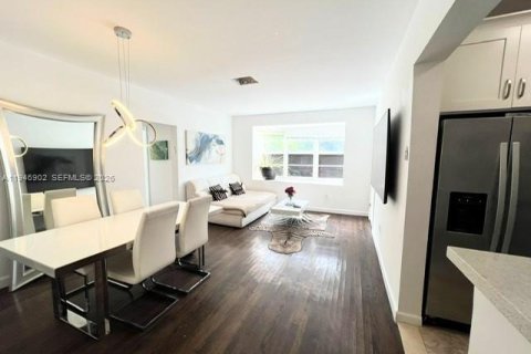 Купить кондоминиум в Майами-Бич, Флорида 1 спальня, 69.03м2, № 2003226 - фото 5