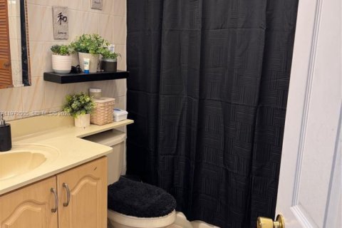 Immobilier commercial à vendre à Hialeah, Floride: 301.75 m2 № 2046439 - photo 5