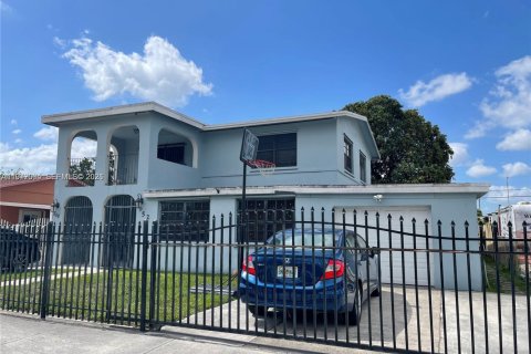 Immobilier commercial à vendre à Hialeah, Floride: 301.75 m2 № 2046439 - photo 1