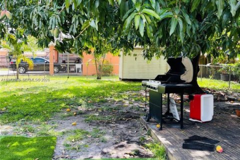 Immobilier commercial à vendre à Hialeah, Floride: 301.75 m2 № 2046439 - photo 13