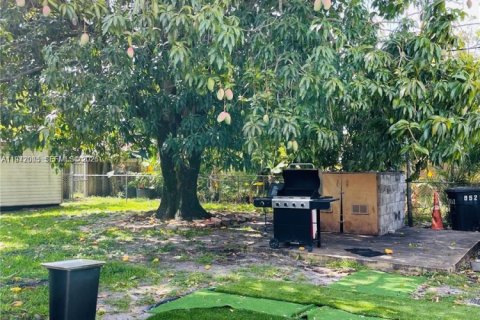 Immobilier commercial à vendre à Hialeah, Floride: 301.75 m2 № 2046439 - photo 11