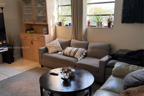 Immobilier commercial à vendre à Hialeah, Floride: 301.75 m2 № 2046439 - photo 7