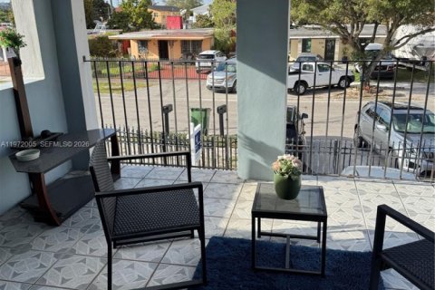 Immobilier commercial à vendre à Hialeah, Floride: 301.75 m2 № 2046439 - photo 8